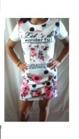 vestido branco florido estilo jovem